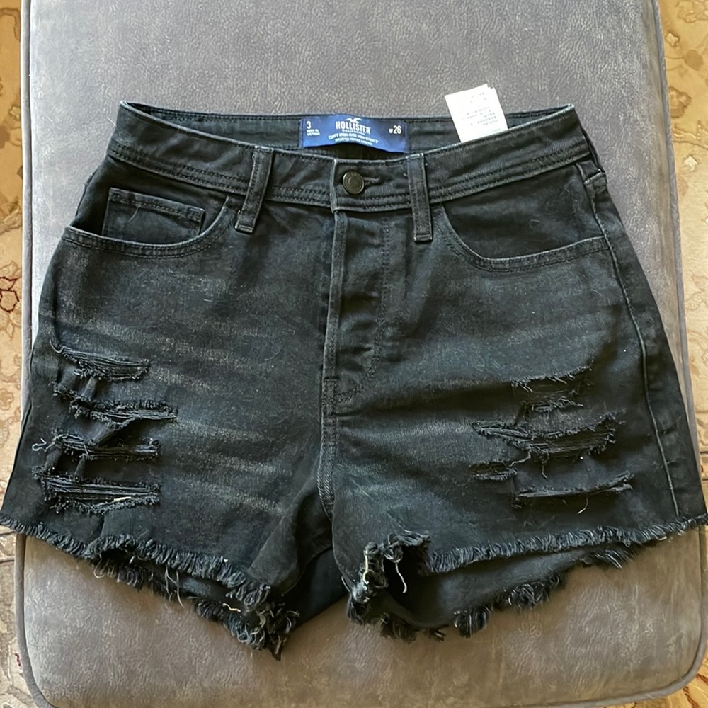 Hollister Curvy High-Rise Mom Jean Shorts